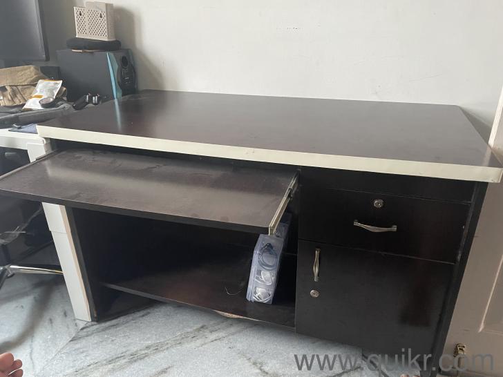 I want to sell my big heavy Office chair and 4 feet computer table