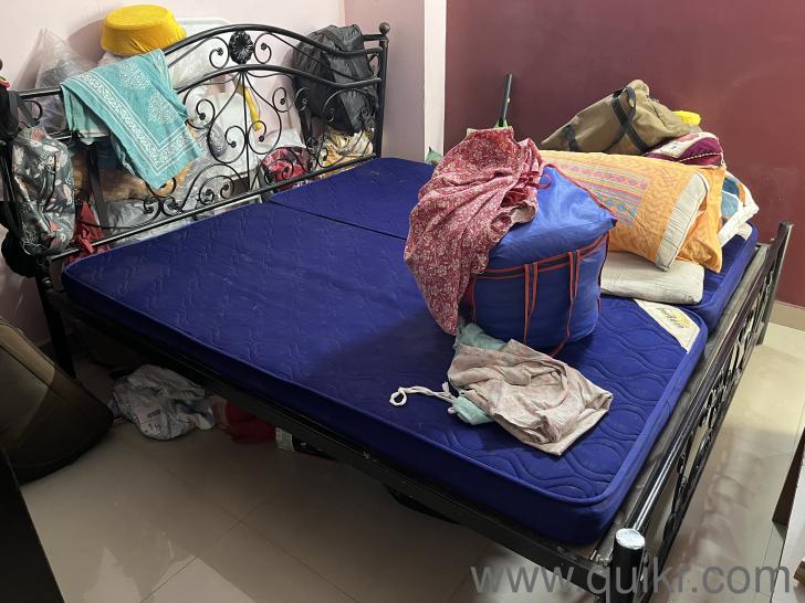 King Size Beautiful Heavy Steel Iron Bed 6x6 with mattresses