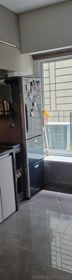 Hitachi, top door&2drawers,Bottom drawer is freezer