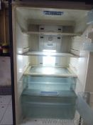 Contact number 7506465777 Sumsung Fridge double door in working condition storage is 256 Liters(3)