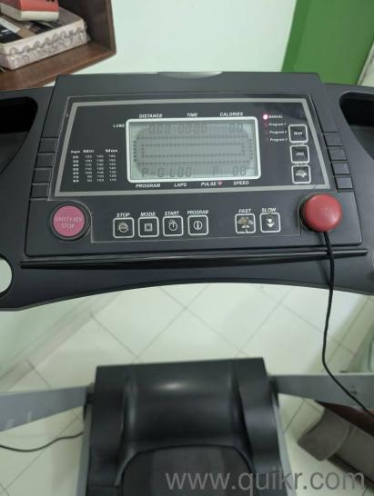 AFTON motorised treadmill with manual incline.(2)