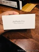 Apple AirPods Pro (1st generation) with Wireless Charging Case(2)