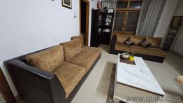 sofa its in good condition(2)