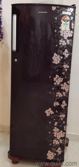 Kelvinator Refrigerator Single door 307 liters, 2015 Year Model including stand.