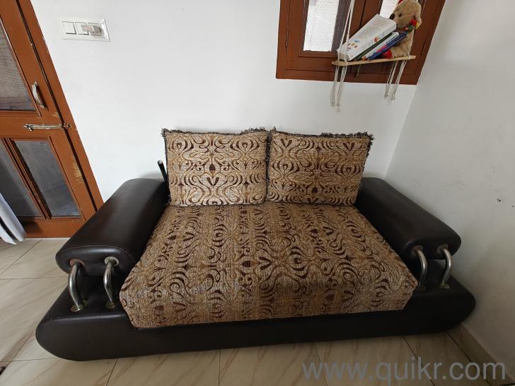 Sofa set with centre table(1)