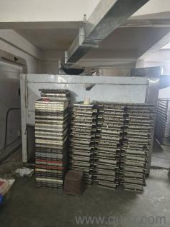 96 tray gas oven and 50kg mixer and slicer and mould and tray and teble(1)