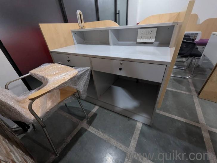 Office counter/table in awesome condition(1)