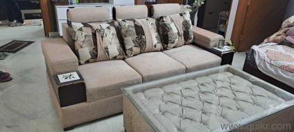 5-Seater Sofa Set in Excellent Condition with Center Table