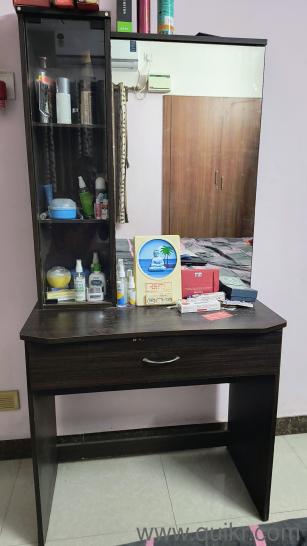 Dressing table with stool(2)
