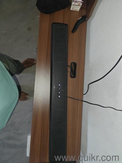 Very good condition with wall mount(2)