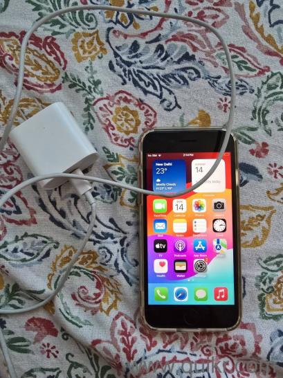 IPhone SE 64GB RED BRAND NEW CONDITION(2)