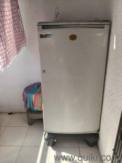 LG fridge in working condition(1)