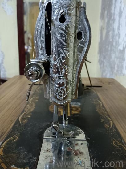 Merritt Sewing Machine in working condition(1)