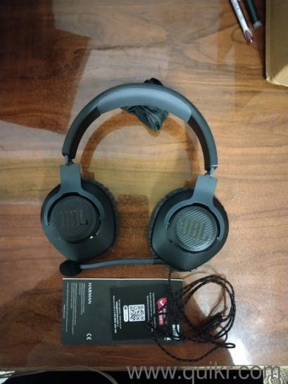 JBL quantum 100 wired headphones with mic(2)