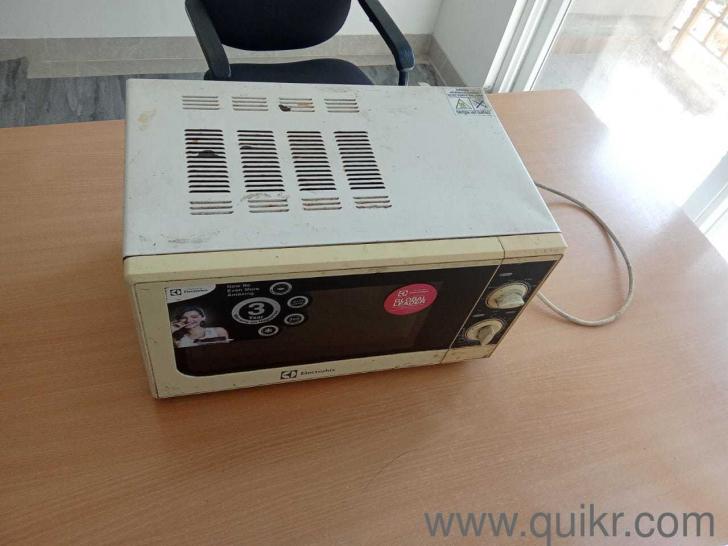 Microoven electrolux almost new(1)