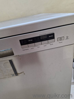 its in a vry good condition used jst for 1month no repairs at all