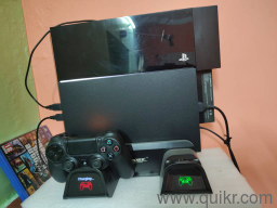 PLAYSTATION-4 CONSOLE AND GAMING DISC(1)