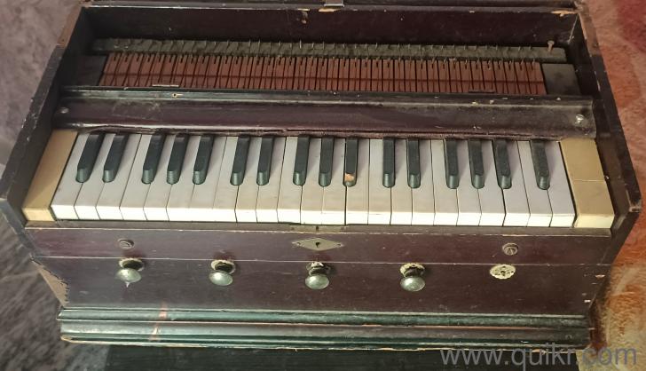 Wants to sale harmoniyam and stranger cube 80