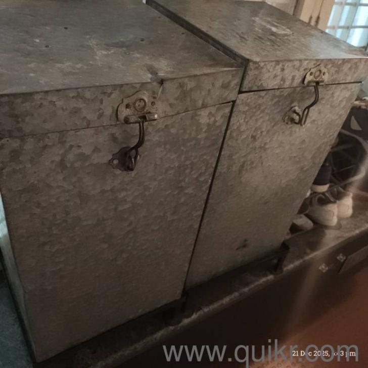 2x Grain size container Aluminum , 1x1x2 feet with 2x metal stand(2)