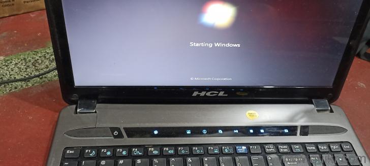 Windows 7 HCL Laptop with physical damage(3)