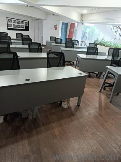 want to sell the table and chairs. urgent selling 22 No's each