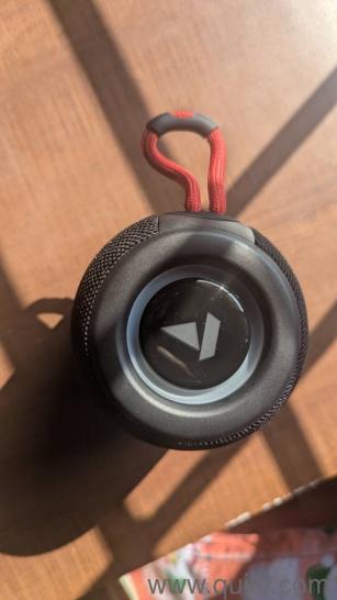 bluetooth speaker ( brand new)(2)