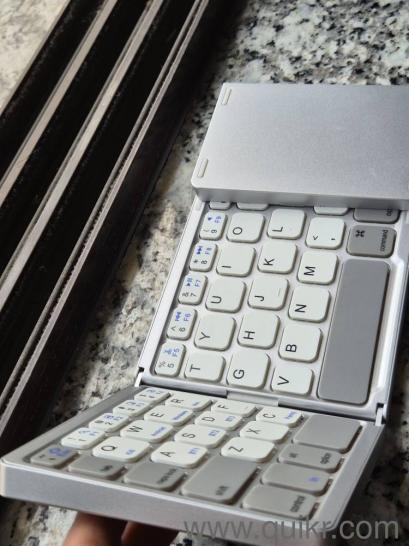 Techphile Foldable Bluetooth Keyboard  Like New & Travel Ready!(1)