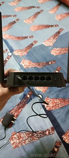 DLINK ROUTER. LIKE AS NEW(2)