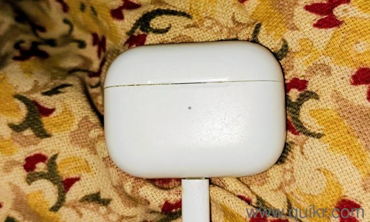 Apple Airpodes Pro(1)