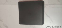 PS4 slim 1tb mint condition(2)