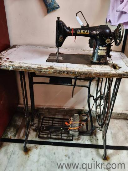 Sewing machine in working condition