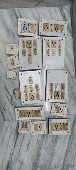 Assorted electrical board switch & regulators(1)