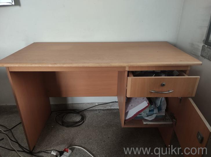 Computer Table gently used in excellent condition. Chennai Quikr