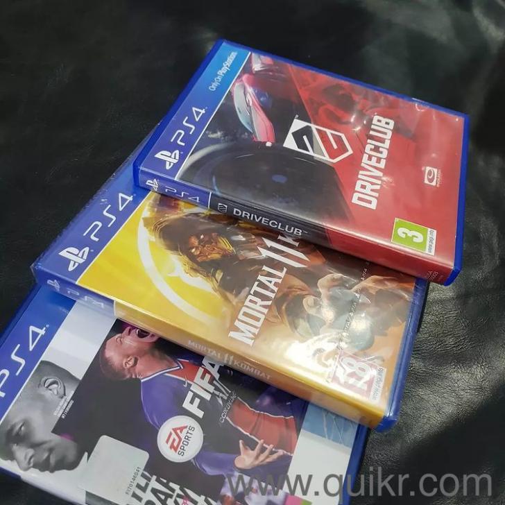 Sony PlayStation 4 Slim,500GB, 2 controller with 2 cd games free and 6