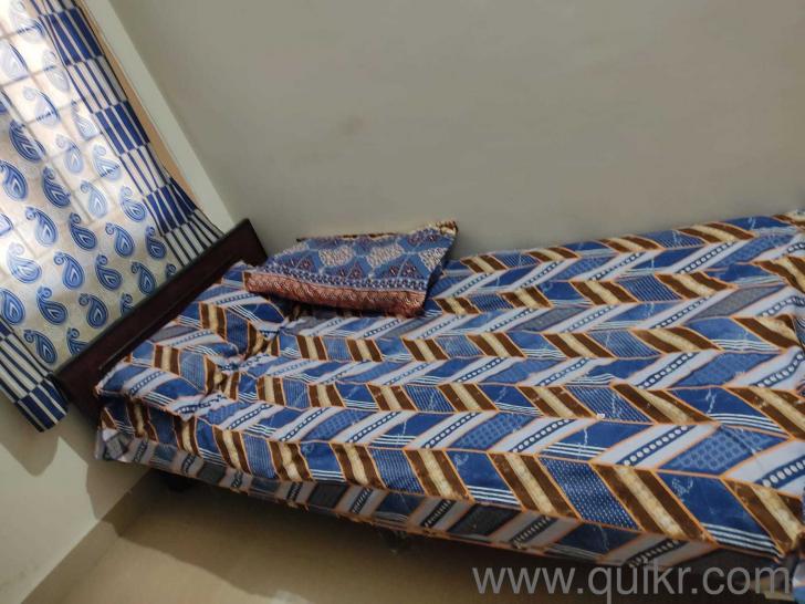 Queen size new bed & one single cot in excellent condition with bedding