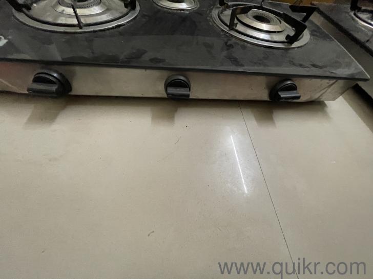 Jyoti Company 4 & 3 burner gas stove in excellent condition for sale