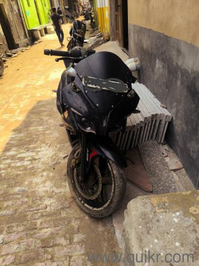 Bajaj Pulsar RS 200 - 2015(1)