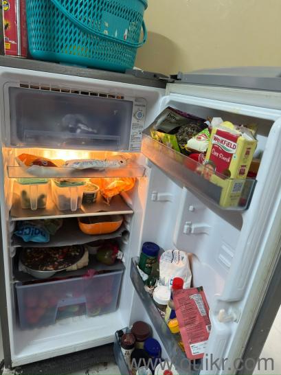 Refrigerator in good working condition(1)