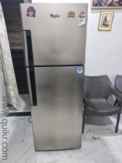 Whirlpool double door 340 l metallic grey in gud condition(1)