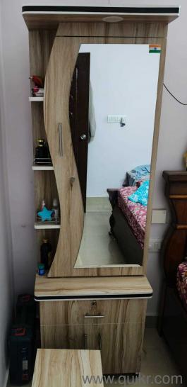 Dressing table in good condition(2)