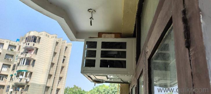 1.5 ton Bluestar Window AC(1)