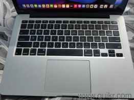 MacBook Pro 13.8 GB RAM 128GB SSD 2.8 GHz Core i5Battery cycle only 4 - almost new(3)