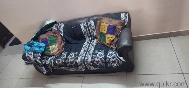 6 seater dining table with heavy base and glass top(2)