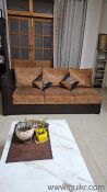 sofa its in good condition(4)