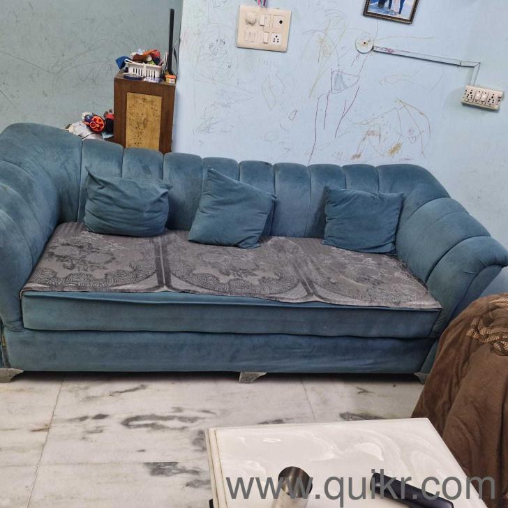 3 seater sofa is available for sale in good condition