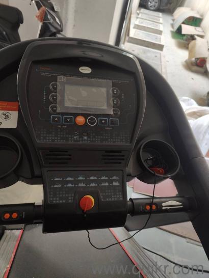 Cisco Go 4.0 treadmill in excellent condition within warranty(2)