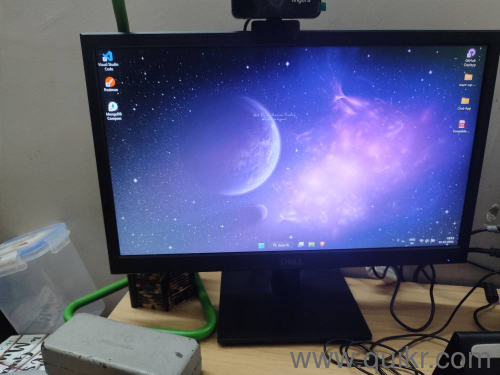DELL Monitor - In perfect working condition(2)