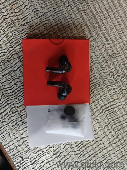OnePlus buds 3, only buds available