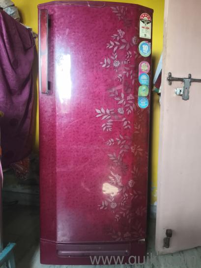 Godrej 210 marun colour no issue