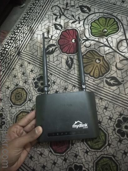 Router hai best condition me iski speed 300mg per sec hai acha